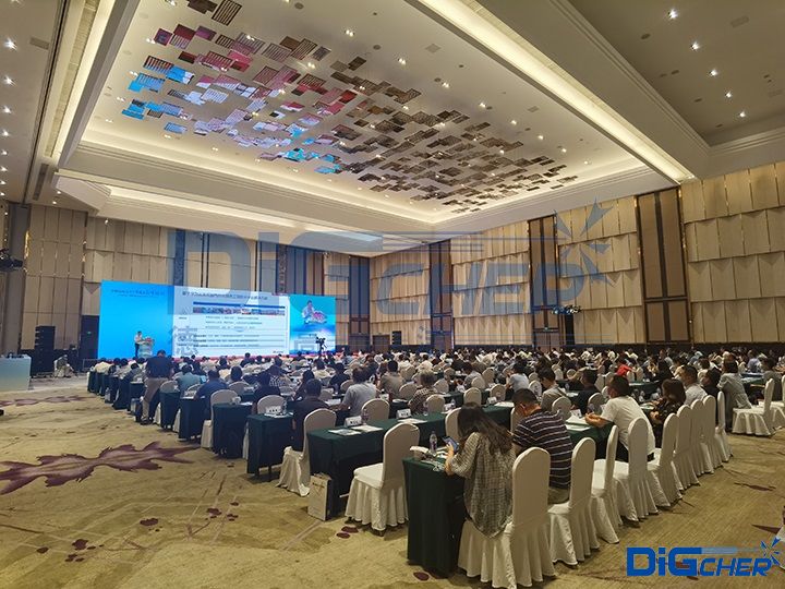 中国石油石化工程建设高峰论坛暨七届四次理事(扩大)会议