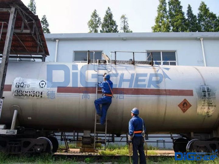 轻油铁路罐车人工探伤
