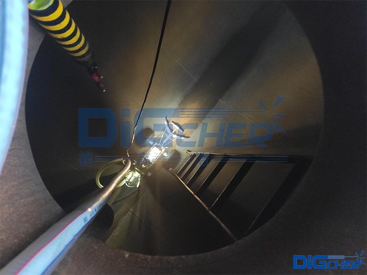 铁路罐车刮水机器人