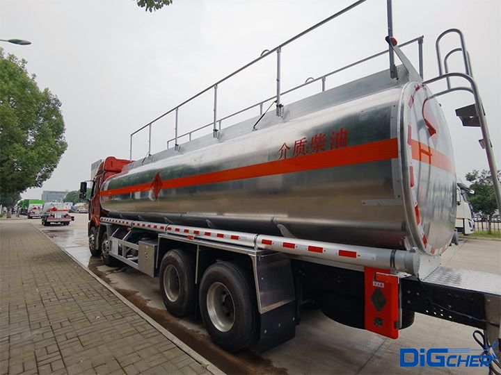 公路罐车