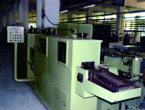 PT-6 SSDA 大轴承通过式清洗线